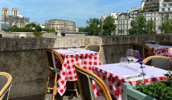 760895-la-rotisserie-d-argent-devoile-sa-terrasse-sur-le-pont-de-la-tournelle